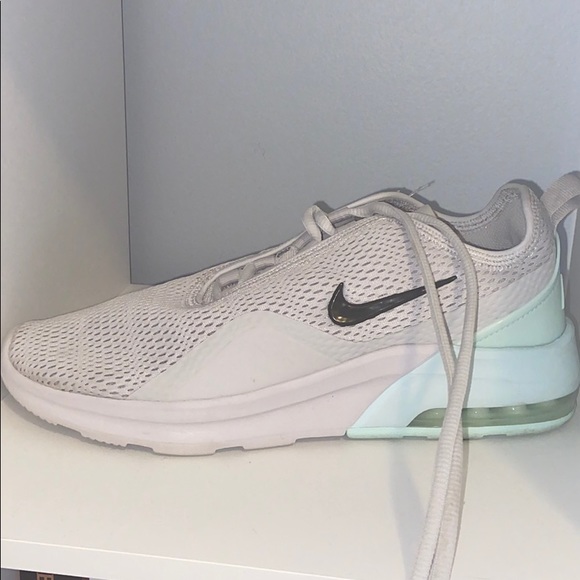 Women’s Nike Air Tennis Shoes. WORN 3 TIMES!!! - Picture 2 of 4